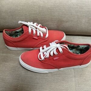 Women’s Size 7 Vans Off The Wall Low Top Canvas Shoes LIKE NEW!